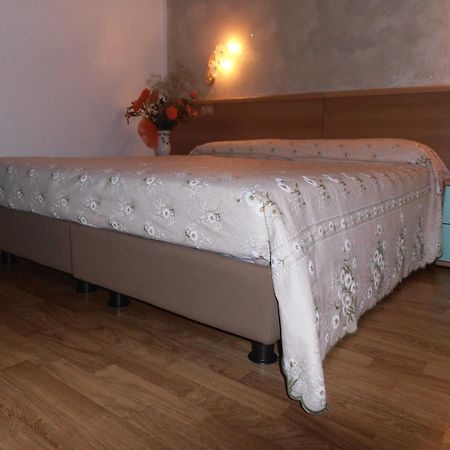 Hotel Locanda Ridevert Tione di Trento Habitación foto