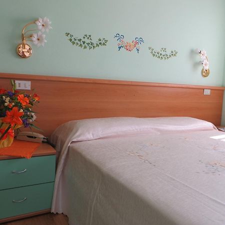 Hotel Locanda Ridevert Tione di Trento Habitación foto