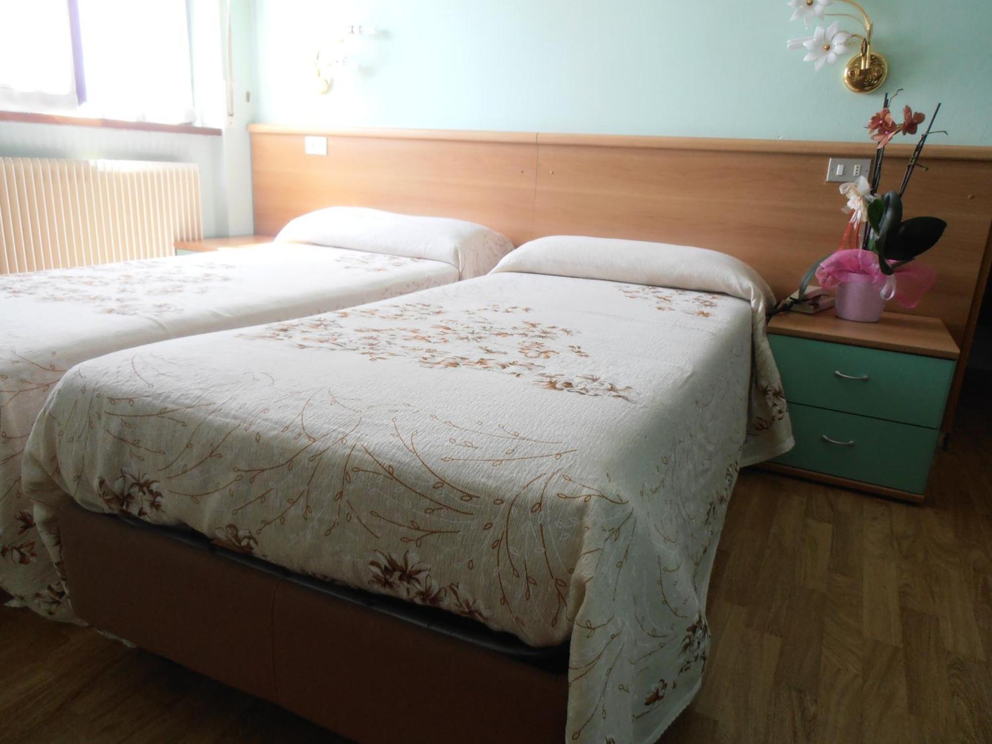Hotel Locanda Ridevert Tione di Trento Habitación foto
